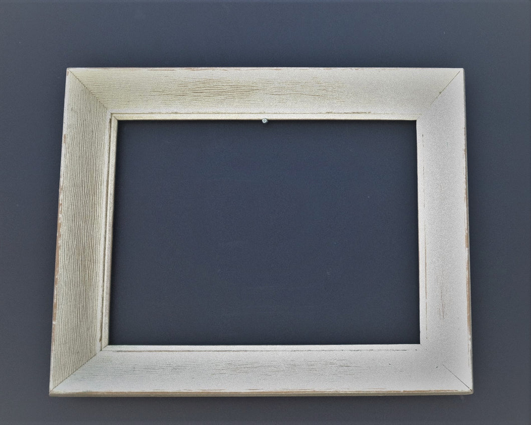 6011 Painted Cream Wooden Frame