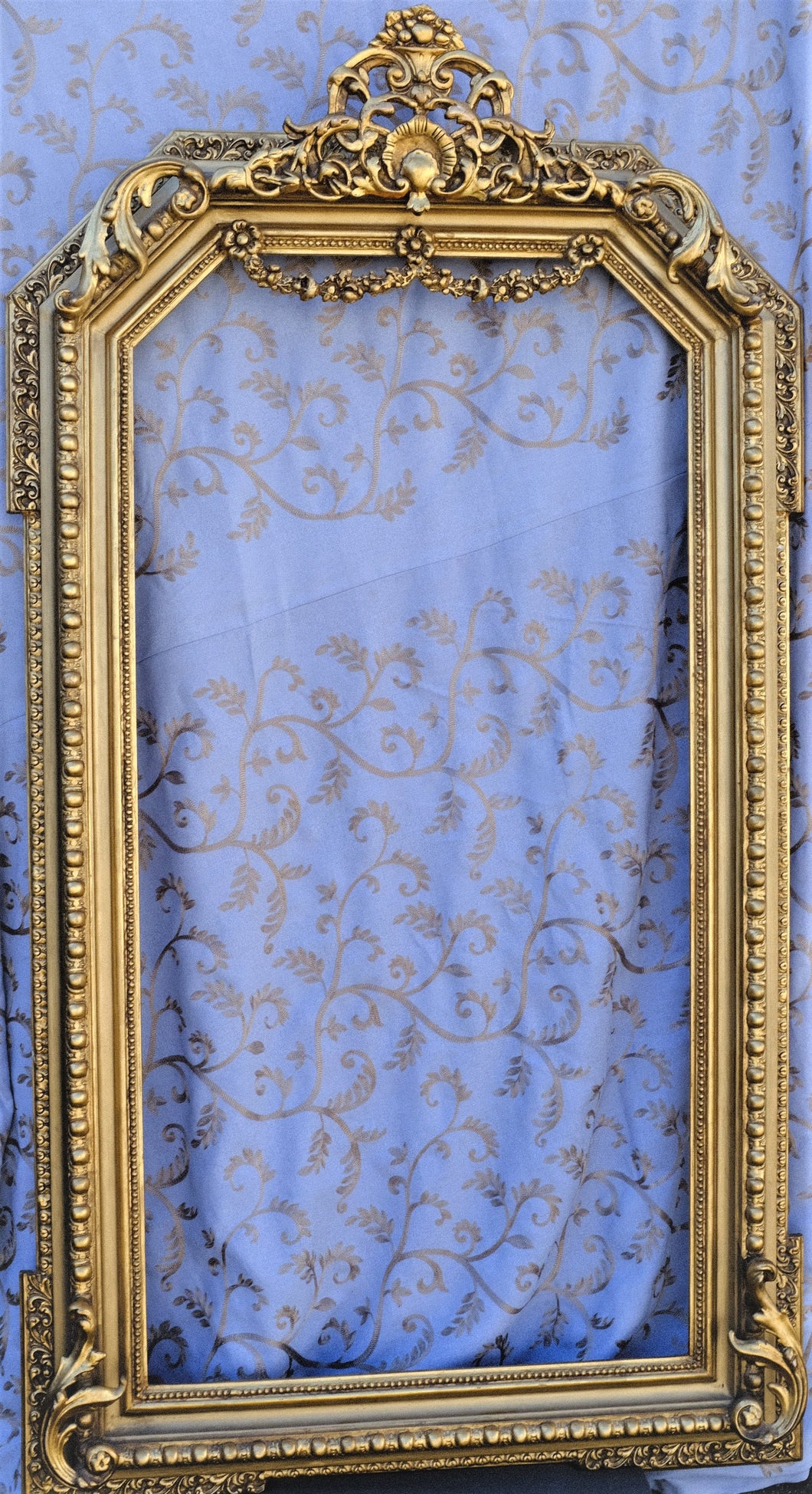 6030 Large Ornate Empty Gold Frame