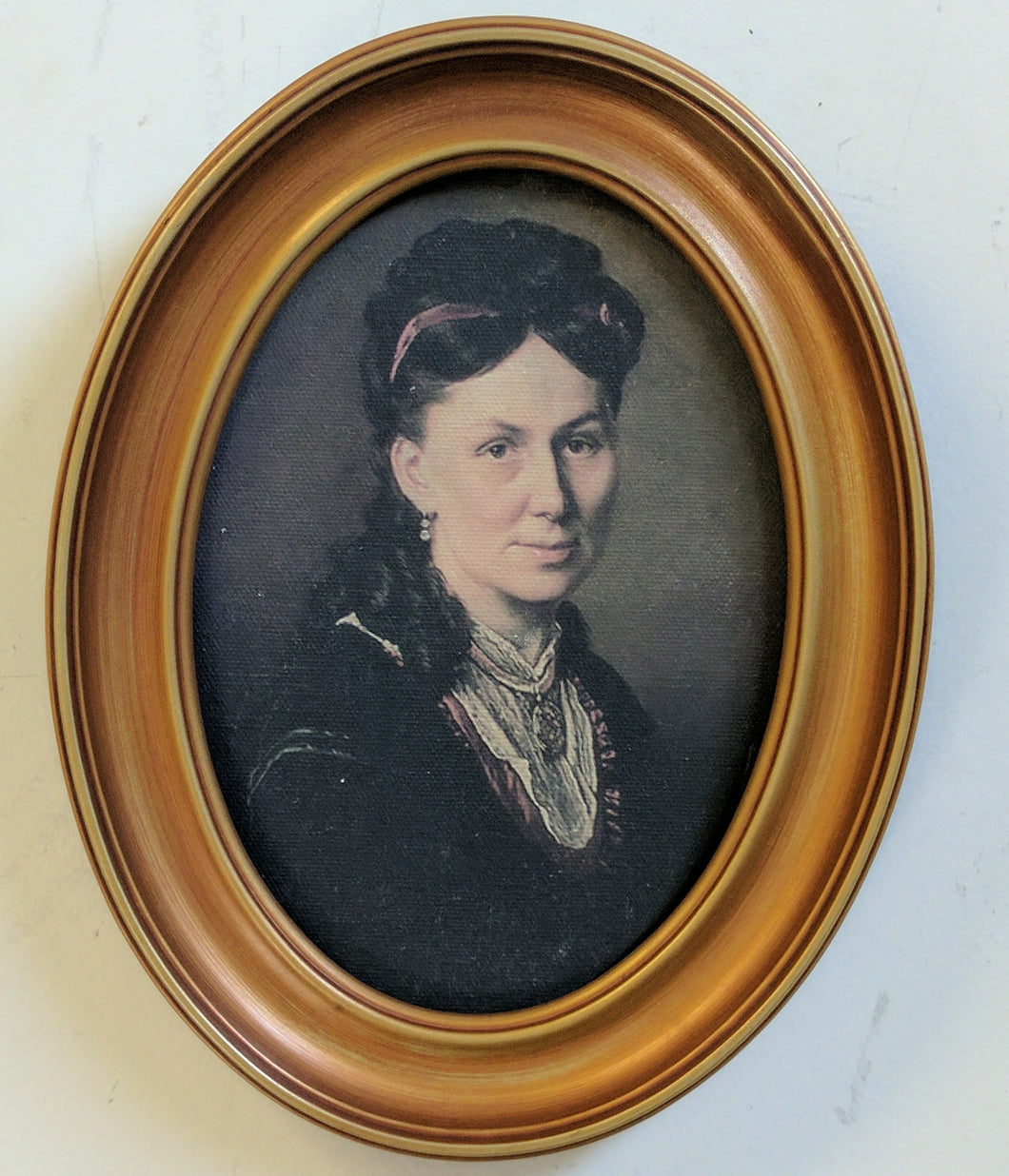 D-1153 Colorized Portrait of a Woman ca 1910's