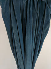Load image into Gallery viewer, 9070 - Teal / Light Blue Velvet (Some with Aging) - Triple Pleated.
