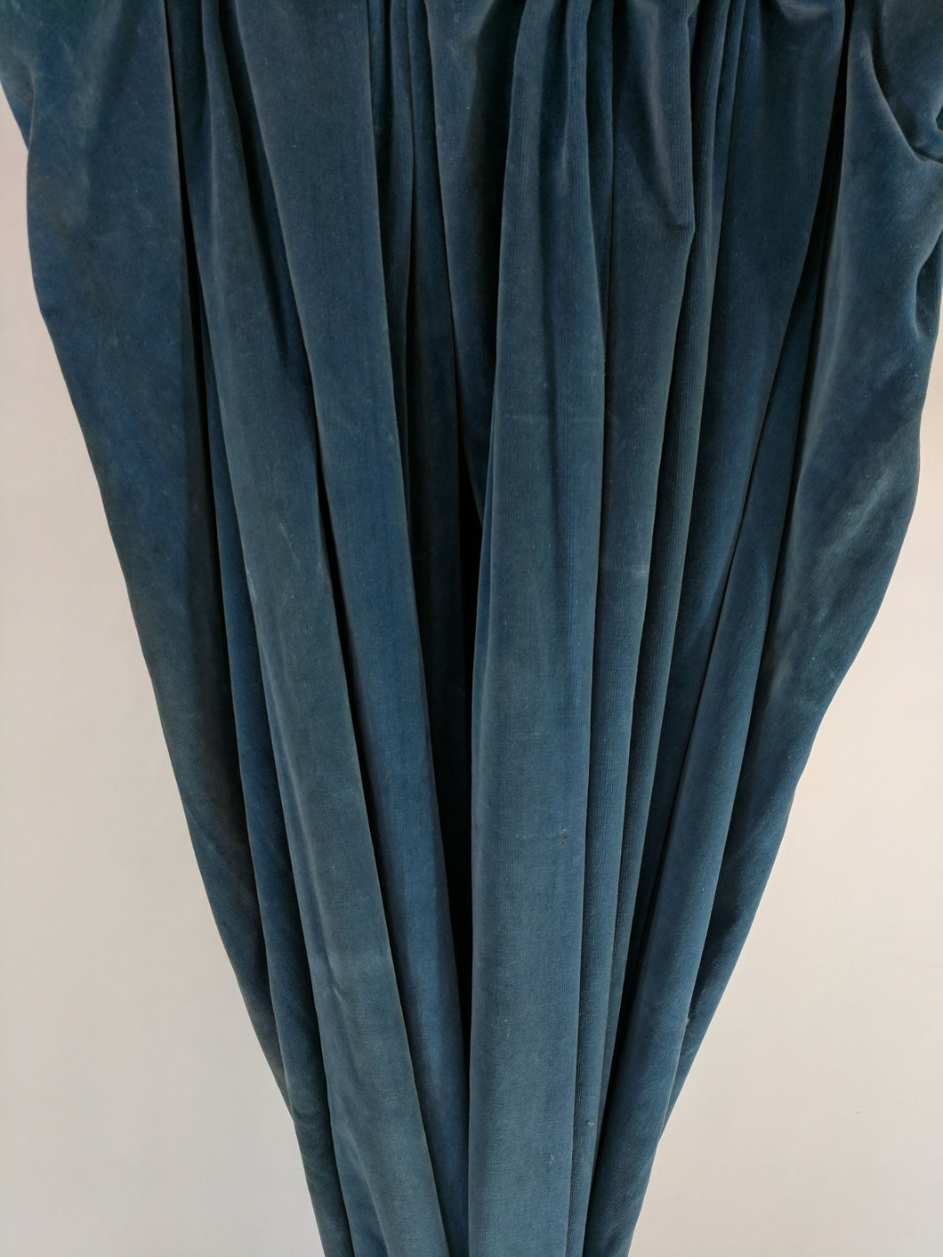 9070 - Teal / Light Blue Velvet (Some with Aging) - Triple Pleated.