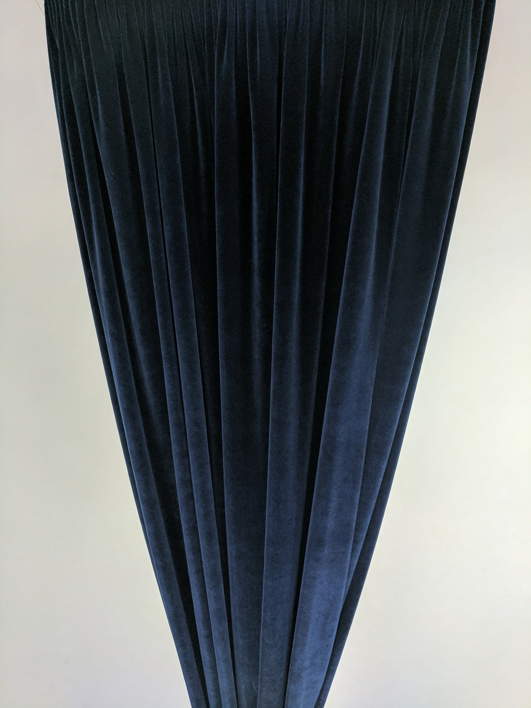 9069 - Blue Velvet - Vintage Pleated Hooks