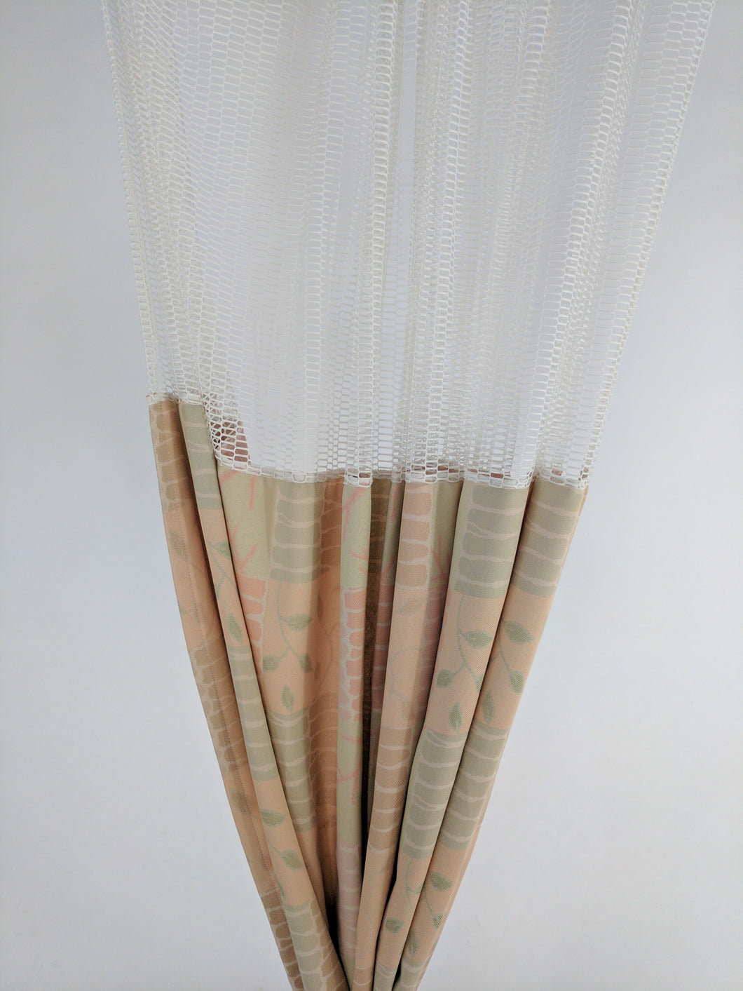 9405 - Vintage Patterned Hospital Bed Curtains