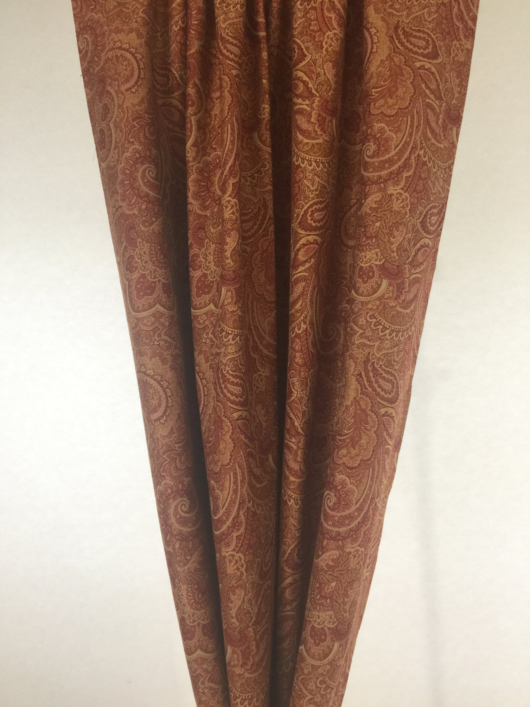 9048 - Red Damask - French Pleat