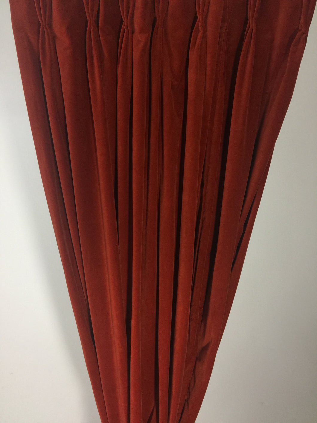 9046 - Red Velvet - Triple French Pleat